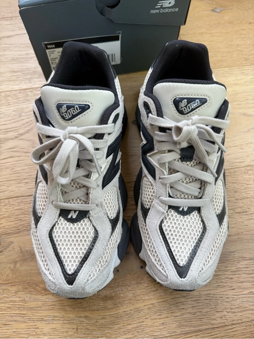 New Balance New Balance 9060 - Unisex - Timberwolf